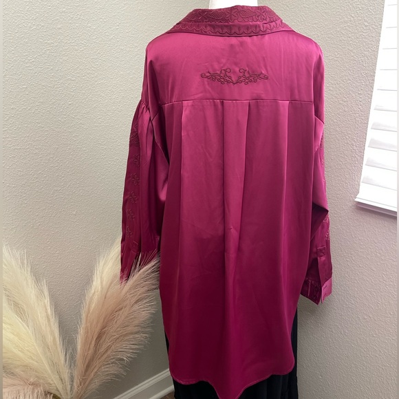 NWT - Listicle Popplin Magenta Embroidered Oversized Cool Girl Button Up - Picture 8 of 14